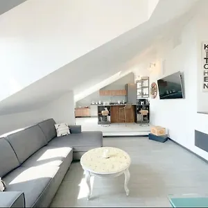  Appartement Mansarda Vista Mare A Zinola Italie